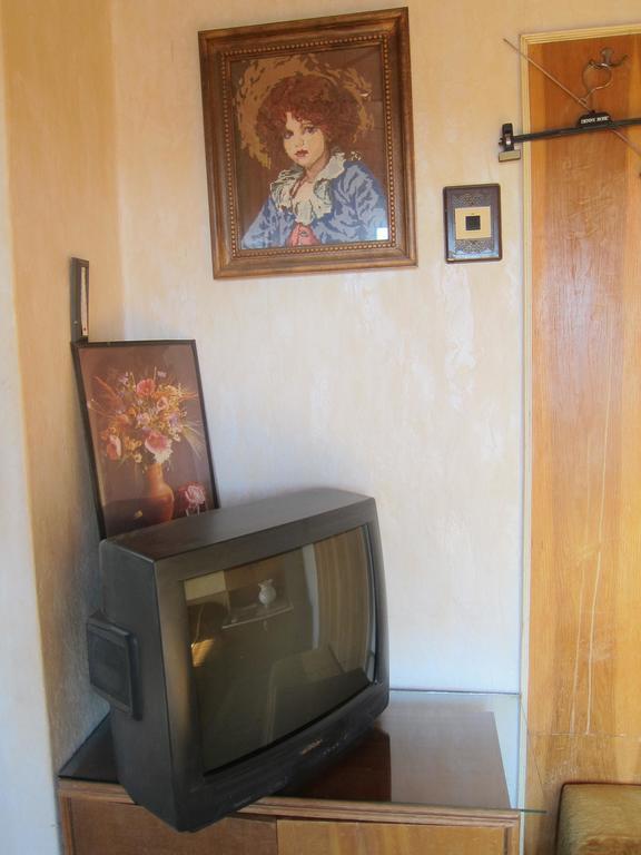 Diana Guesthouse เวลีคอเทอร์โนโว ภายนอก รูปภาพ